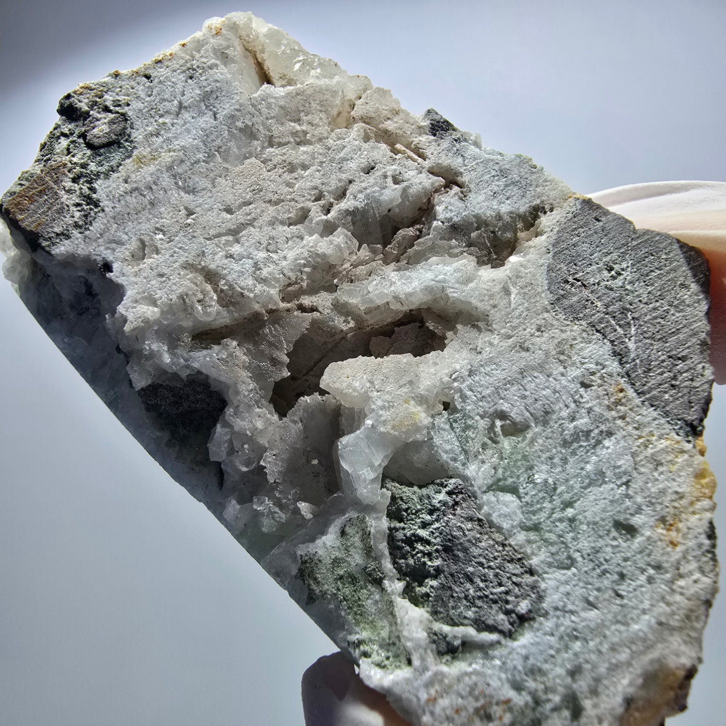 Prehnit Kugel, Calcit Würfel, Quarz auf Matrix Goboboseb, Namibia 69*40*37mm #12731