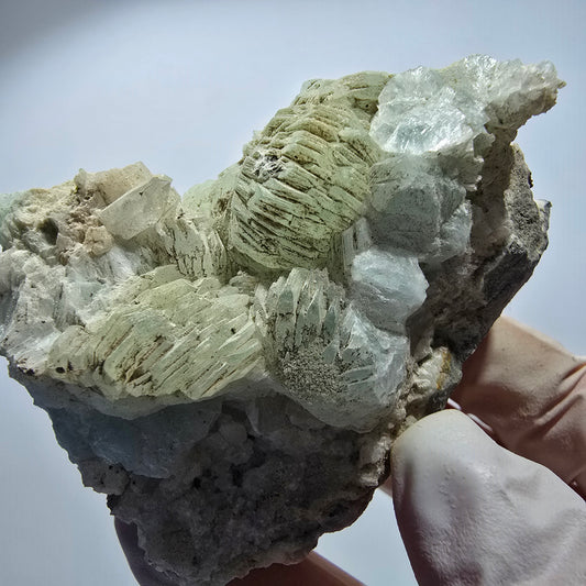 Prehnit Kugel, Quarz Spitzen auf Matrix Stufe Goboboseb, Namibia 72*57*36mm #12745