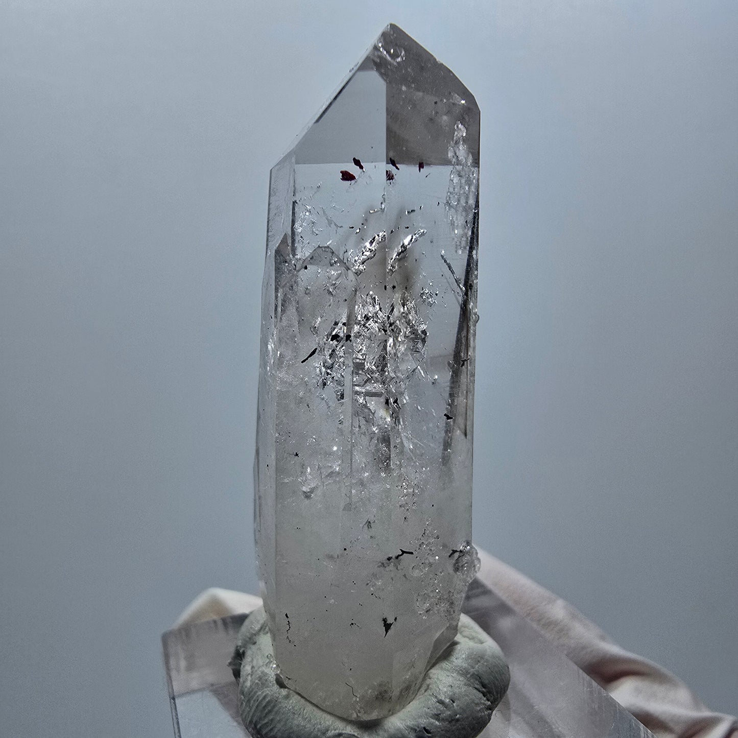 Quartz fumé fantôme Arlequin avec Analcime Mine Streep Goboboseb Namibie 47*16*15mm #12875
