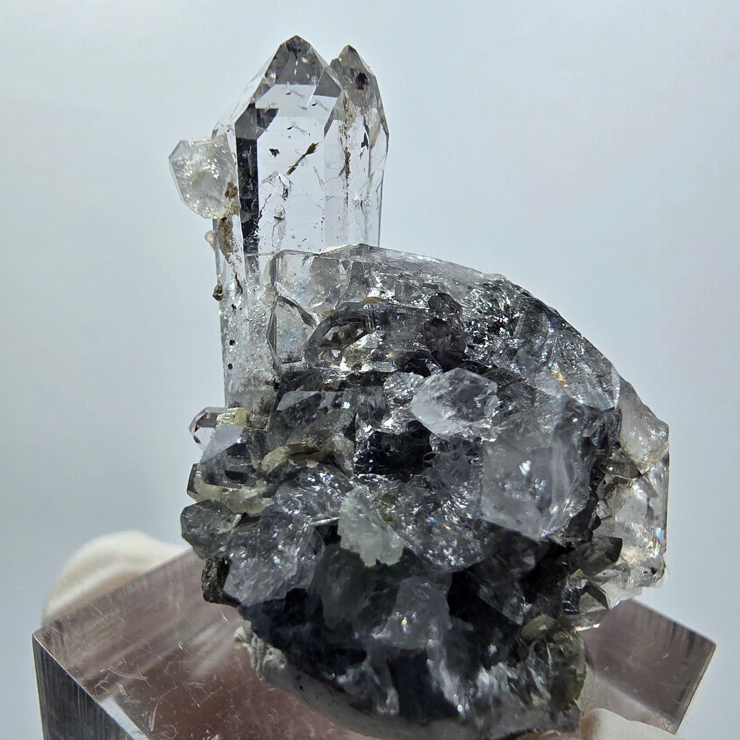 Harlekin Quarz mit Analcim, Epidot, Prehnit auf Matrix Streep Mine, Namibia 31*31*29mm #12936