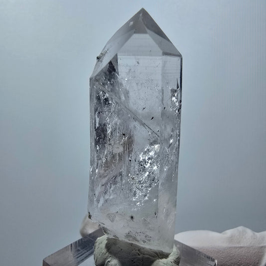 Lemurian Phantom Rauchquarz mit Hämatit Spitze Streep Mine, Namibia 55*27*18mm #12997