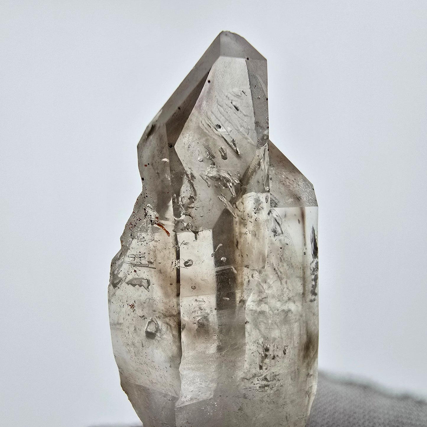 Enhydro Phantom Sceptre à Quartz Fumé Niveau 1x Bubble Goboboseb, Namibie 47*23*17mm