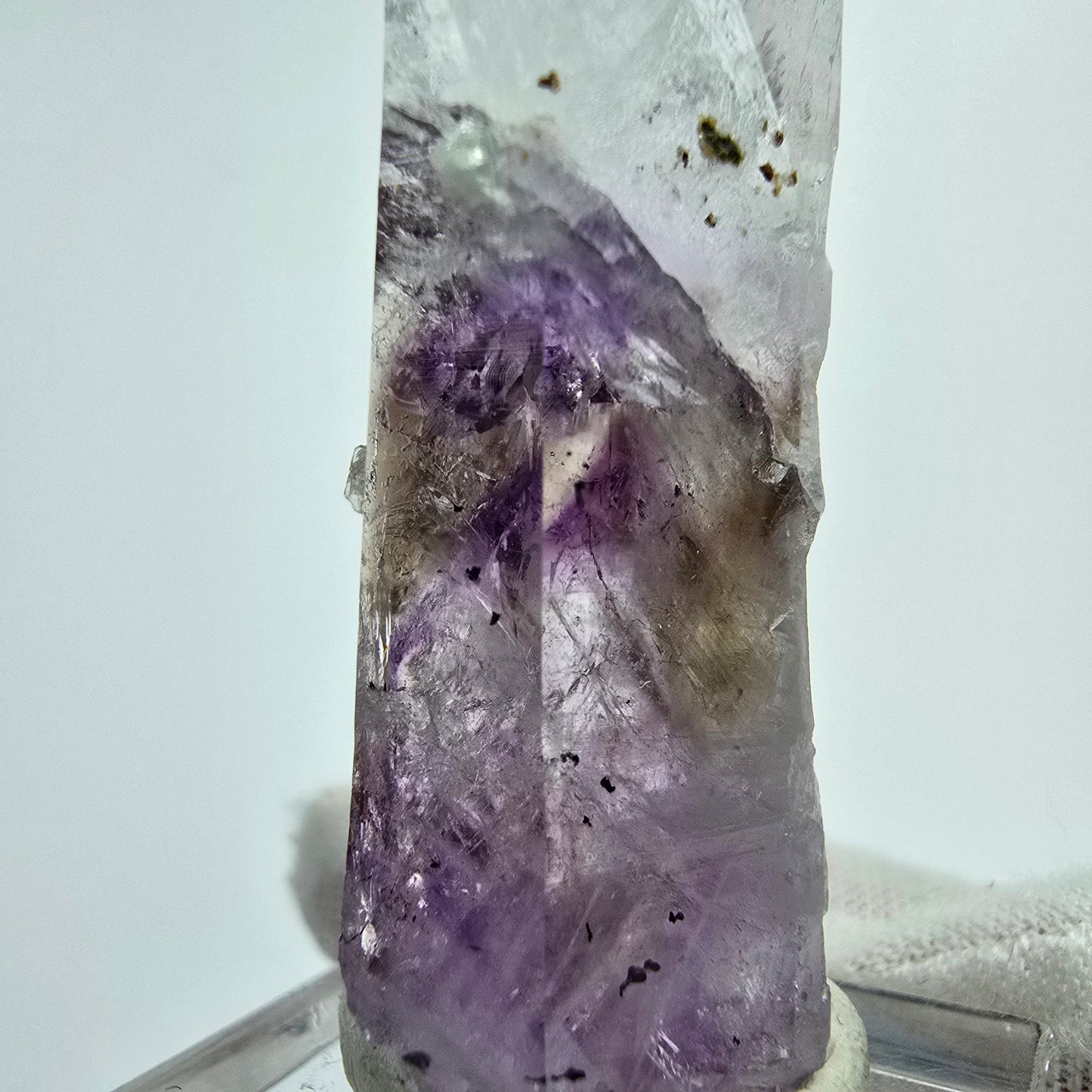 Phantom Amethyst Prehnit Hämatit Kristall Streep Mine Gobobo. Namibia 48*19*14mm