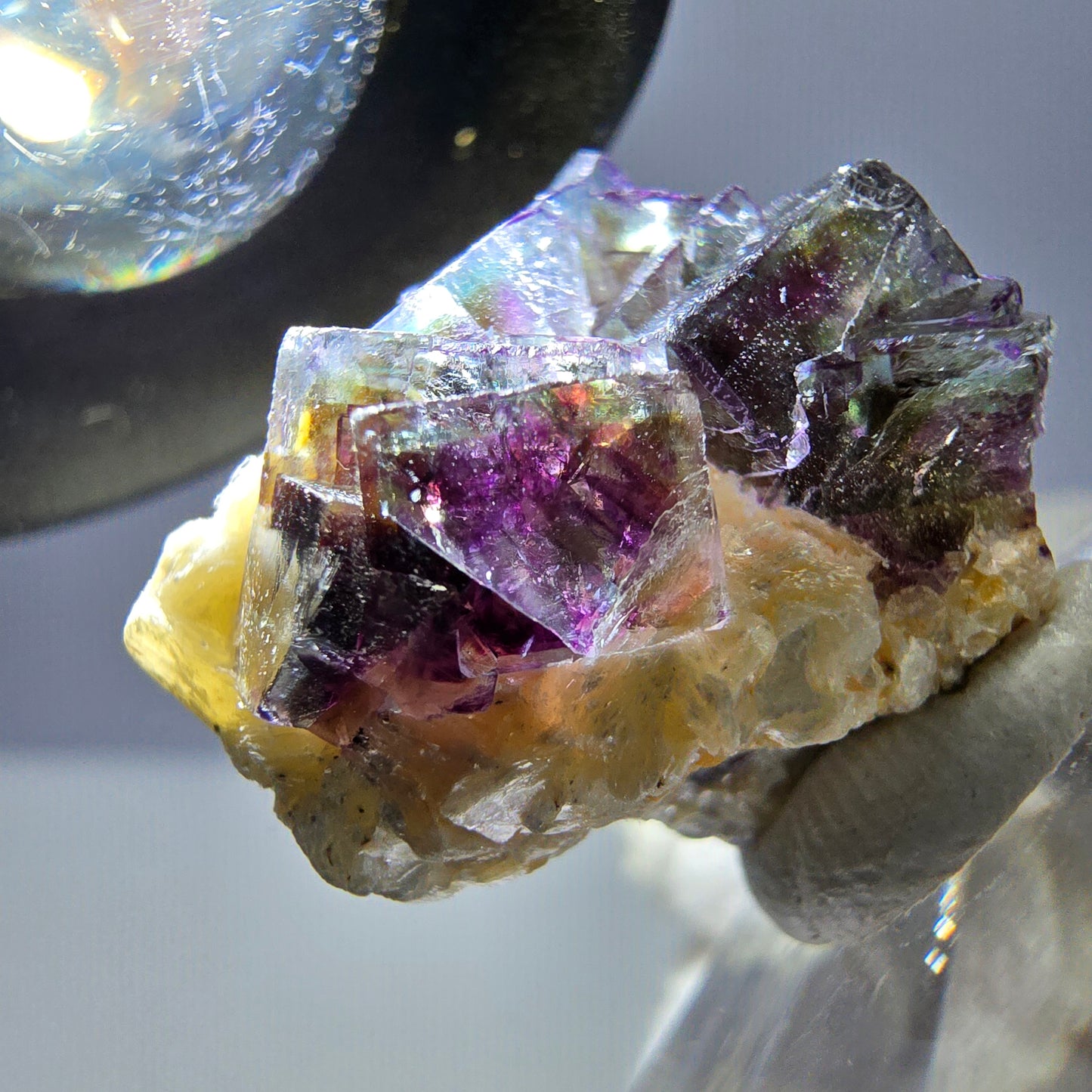 Cubes de fluorite fantôme colorés, spécimen de muscovite, Erongo, Namibie, 23 x 18 x 12 mm