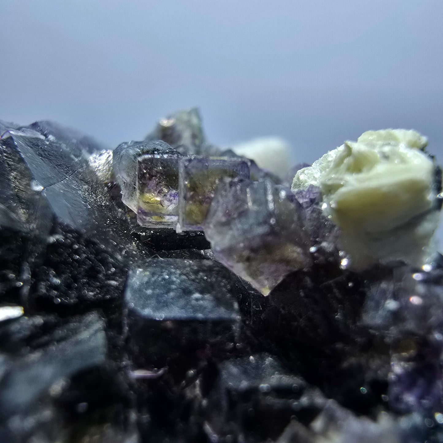 Colorful Phantom Fluorite Cubes Schorl Tourmaline Muscovite Erongo, Namibia 48*32*31mm