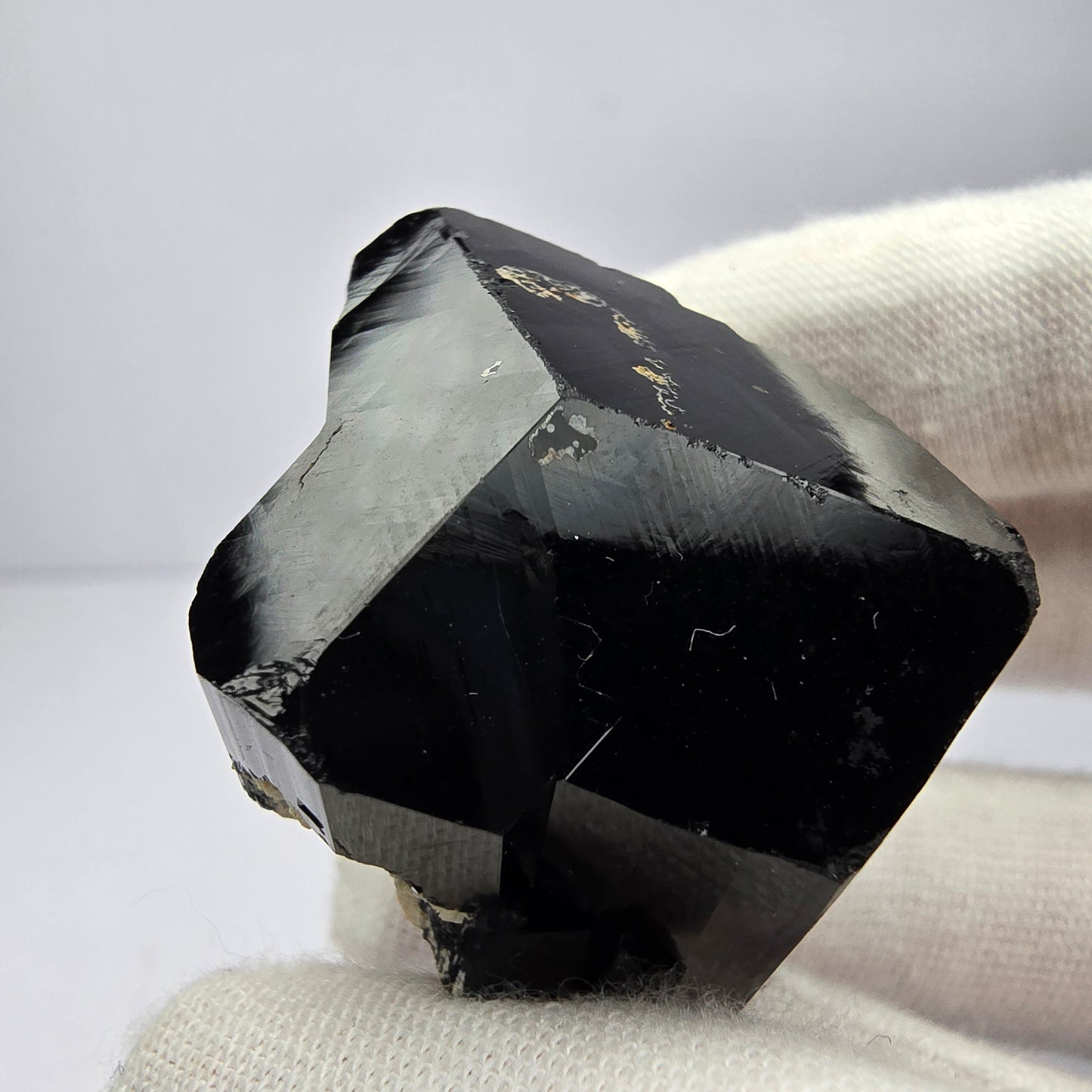 Symmetrischer Schörl Turmalin schwarz glänzend Erongo, Namibia 44*32*25mm