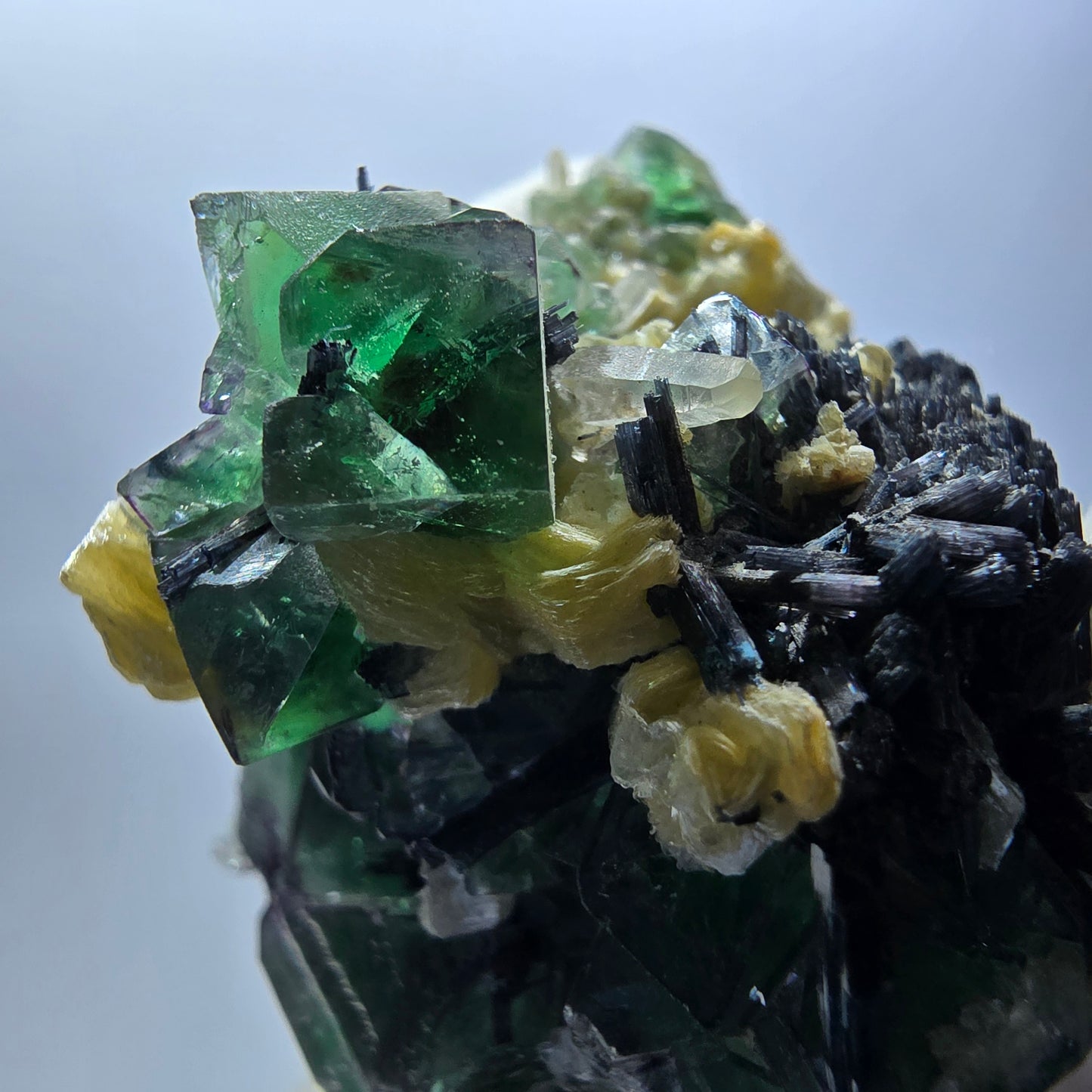 Phantom Fluorit zonal Schörl Rauchquarz Muskovit Erongo, Namibia 56*45*38mm