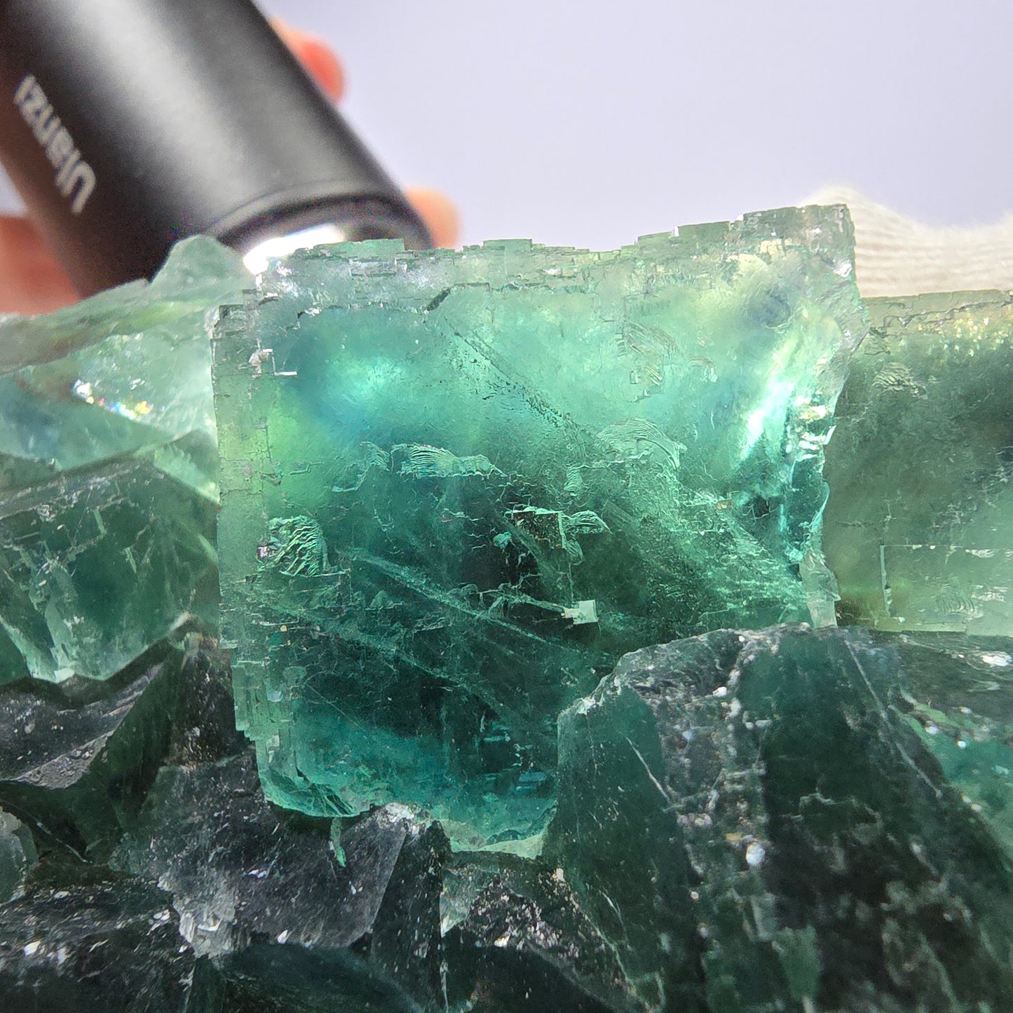Grand cube de fluorite fantôme vert étagé Okorusu Namibie 102 x 78 x 28 mm