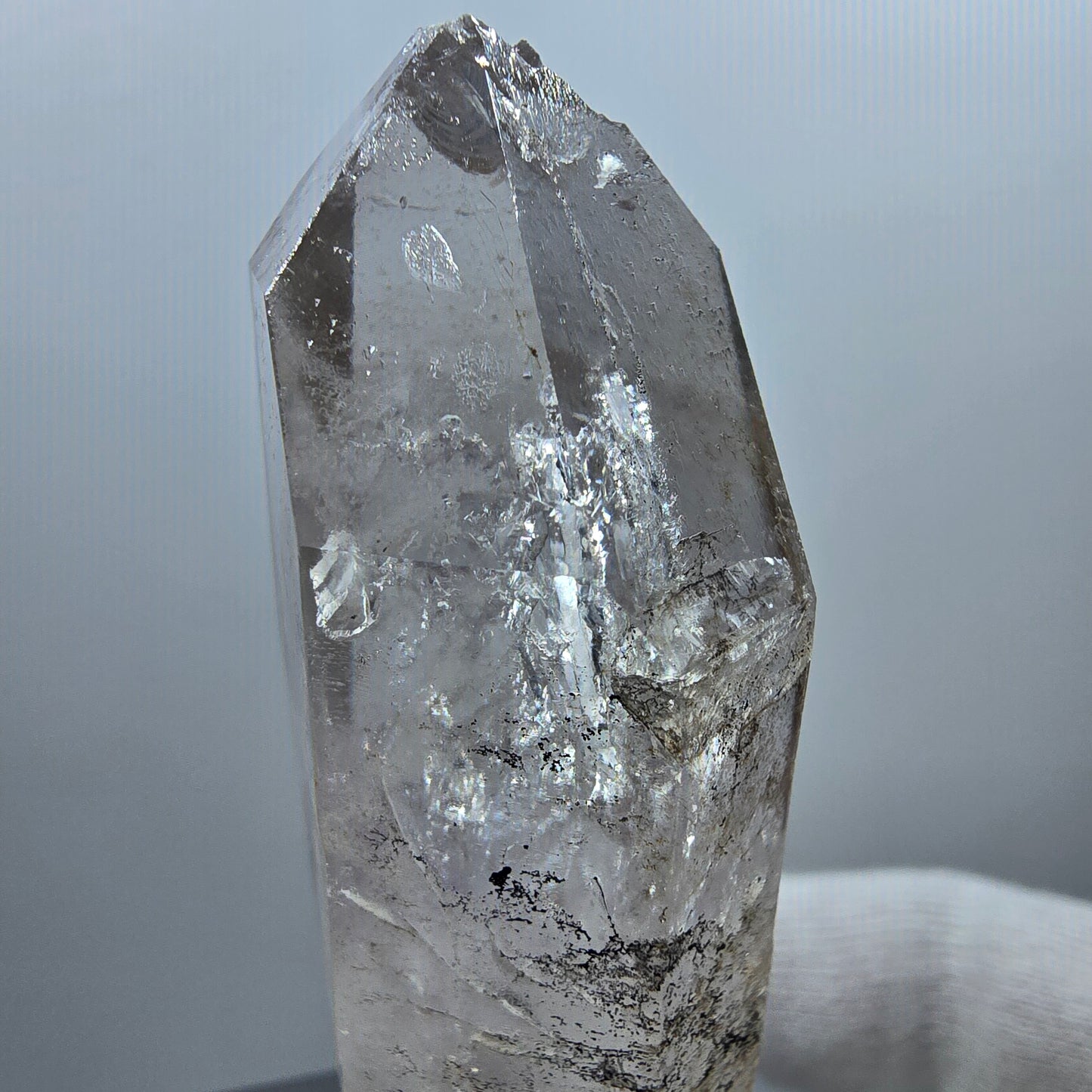 Sceptre fantôme squelette en améthyste DT, calcite Valentine Pocket Goboboseb Namibie 75 x 26 x 20 mm