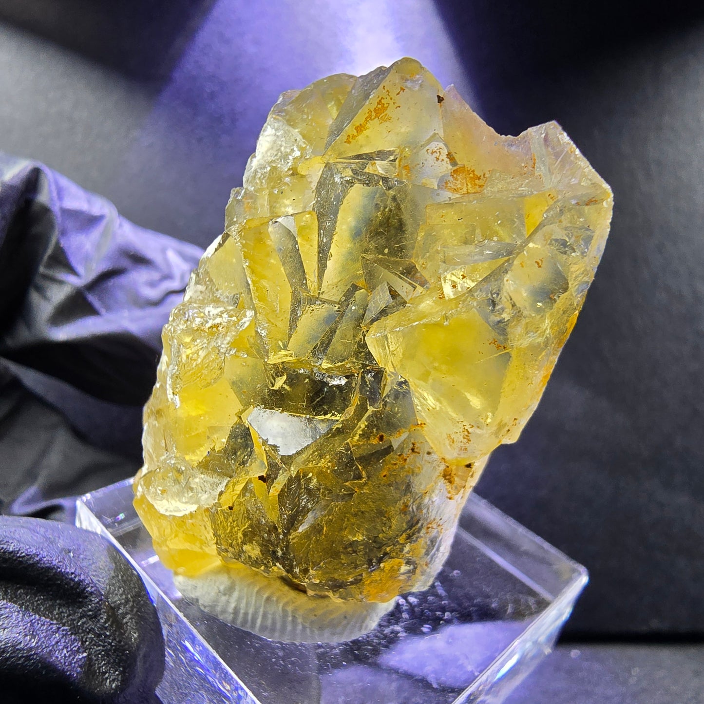 Seltene Honey Pocket Phantom Fluorit XX Würfel Stufe 35*26*14mm Okorusu, Namibia