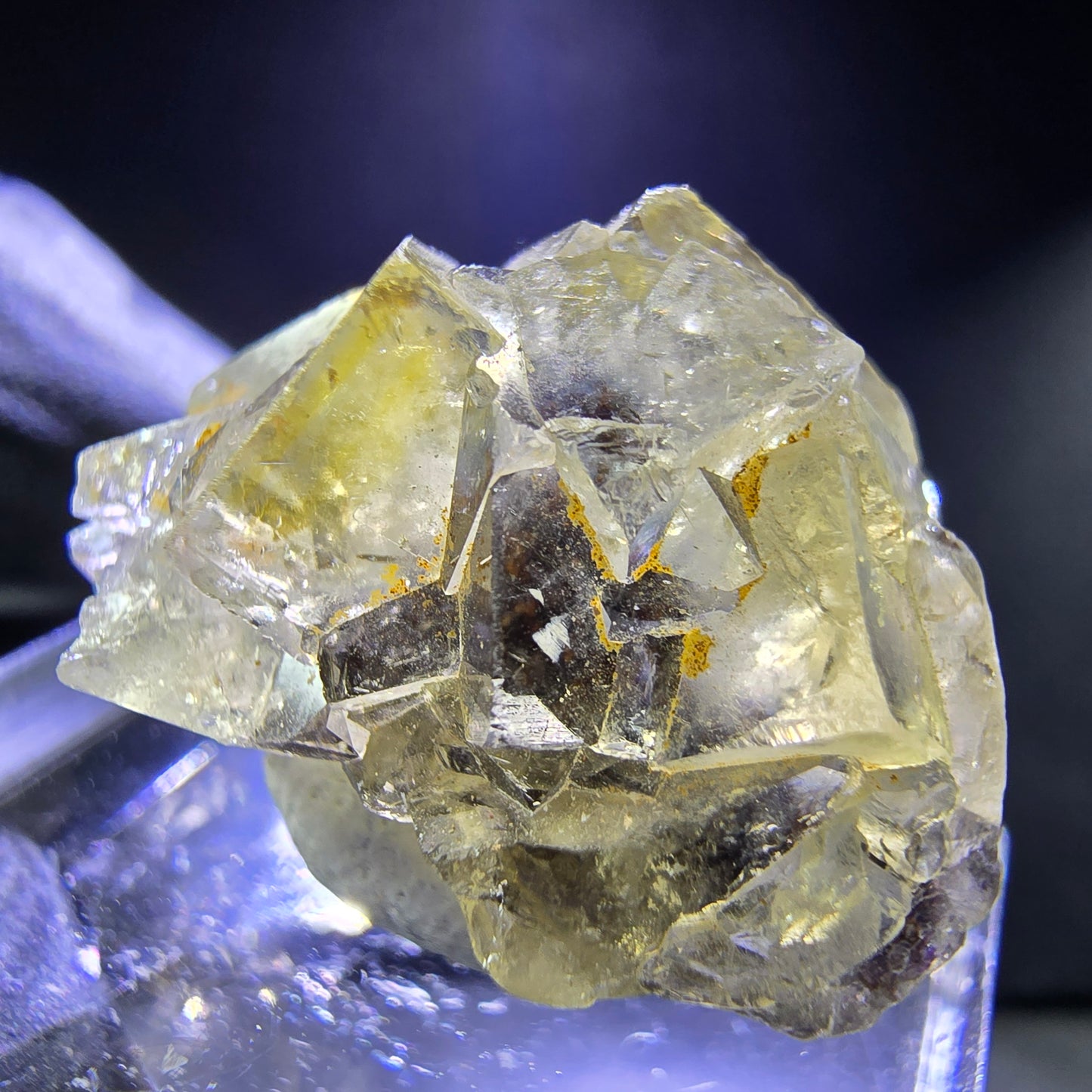 Seltene Honey Pocket Phantom Fluorit XX Würfel Stufe 25*17*15mm Okorusu, Namibia