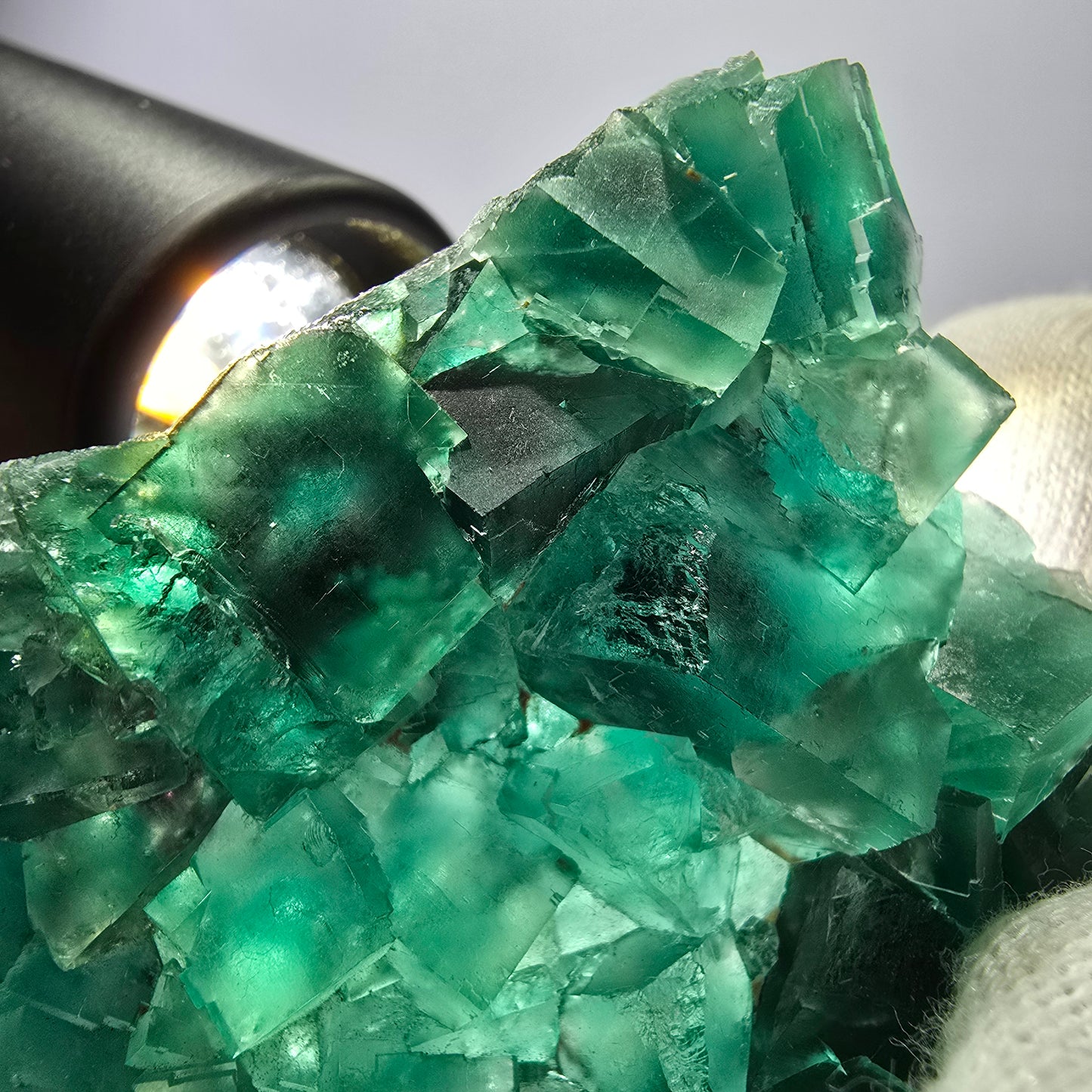 Cube de fluorite fantôme parqueté vert violet Okorusu Namibie 60*54*15mm