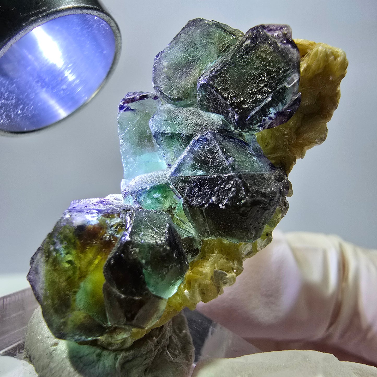 Cube de fluorite fantôme, zonal, spécimen de muscovite, Erongo, Namibie, 38 x 21 x 19 mm