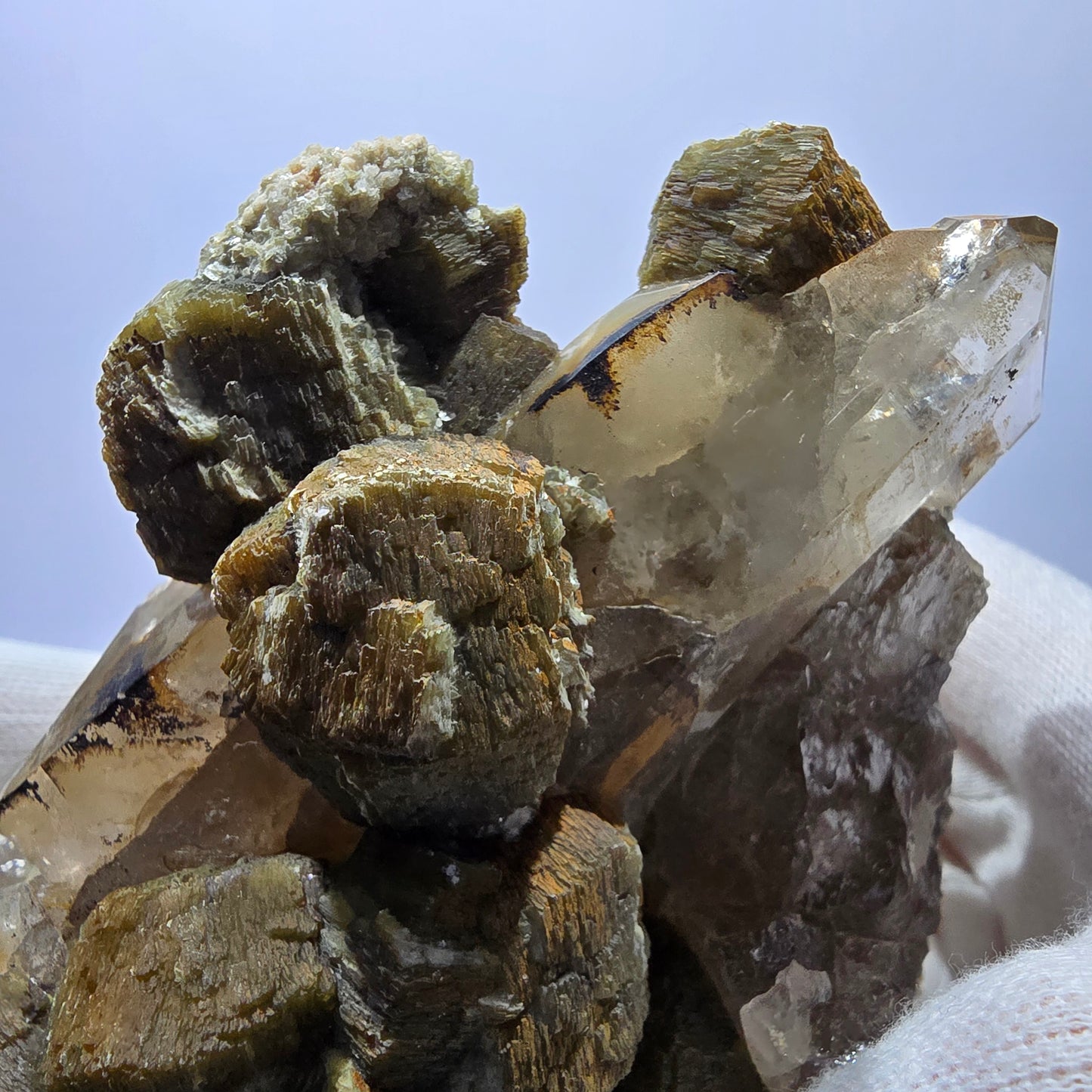 Grand spécimen de tourmaline Schorl, quartz fumé, muscovite et orthose, Erongo, Namibie, 145 x 112 x 80 mm