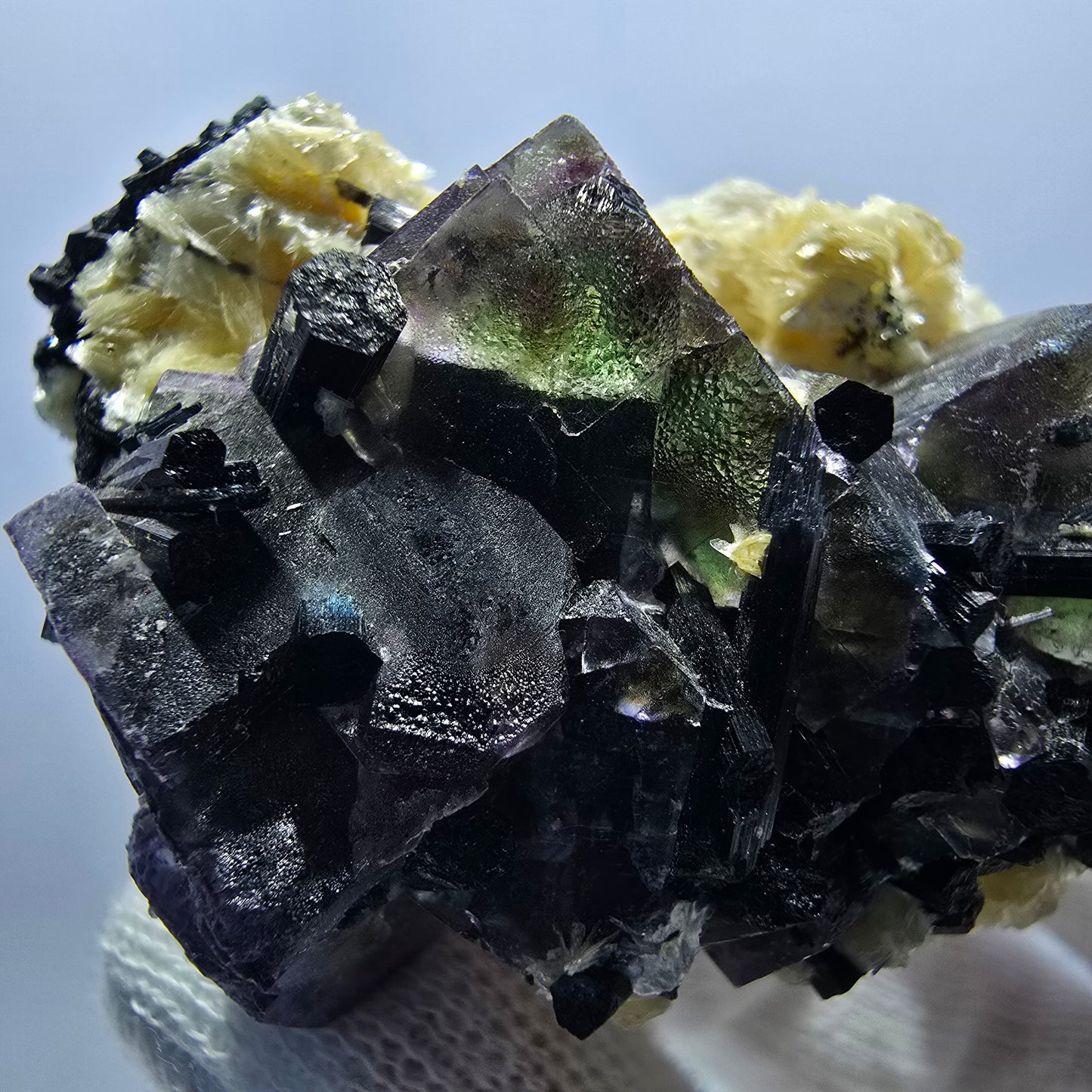 Colorful Phantom Fluorite Cubes Schorl Tourmaline Muscovite Erongo, Namibia 52*50*35mm