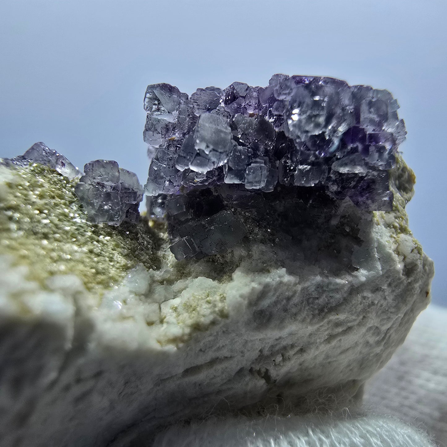 Cube de fluorite fantôme, muscovite, spécimen d'orthose, Erongo, Namibie, 56 x 44 x 28 mm