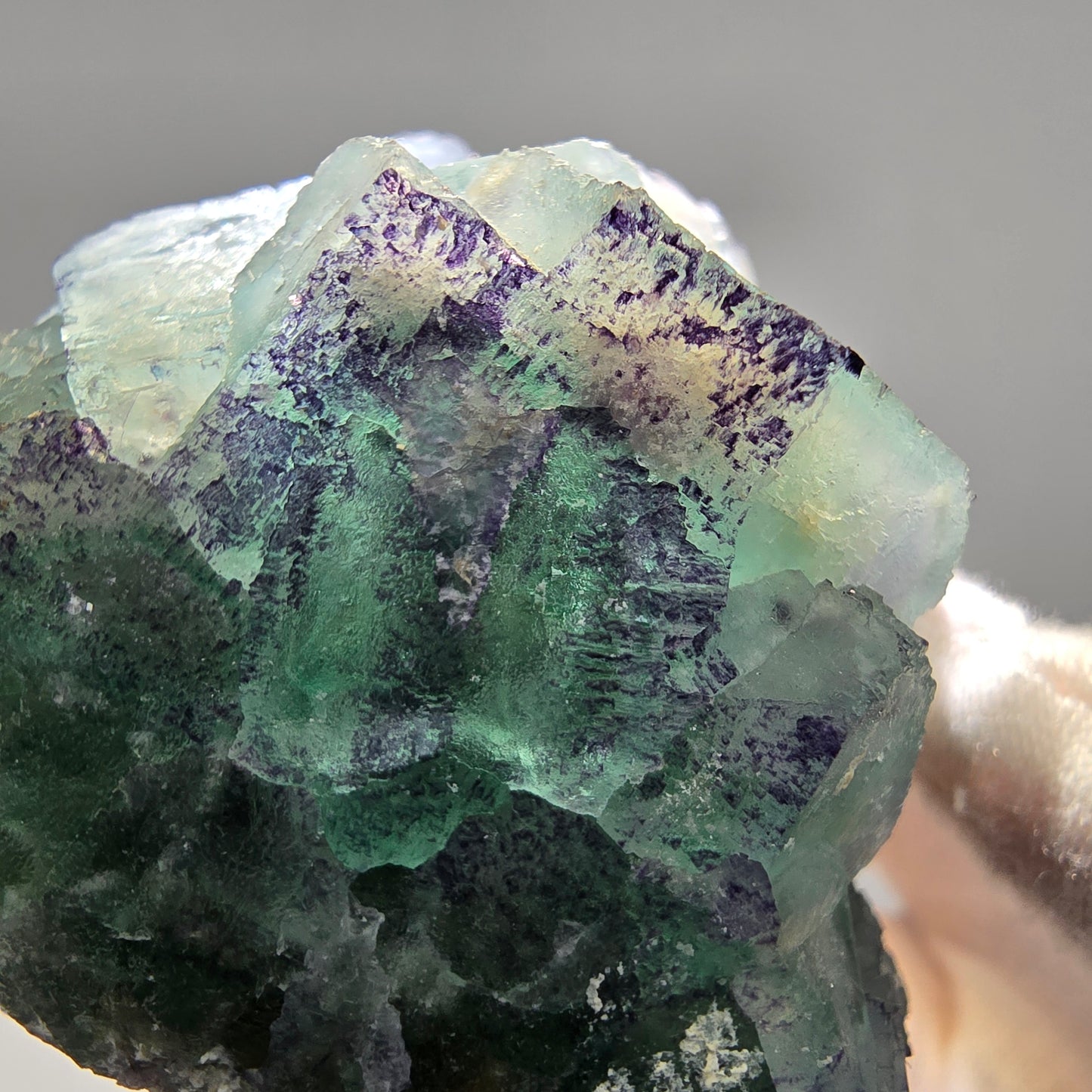 Seltene Phantom Fluorit Würfel Stufe grün lila zonar Okorusu, Namibia 75*69*44mm