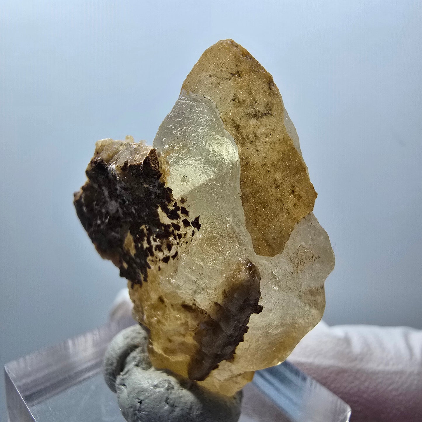Seltene Calcit X auf Matrix Kristall Spitze, gelb Erongo, Namibia 39*29*17mm #13101