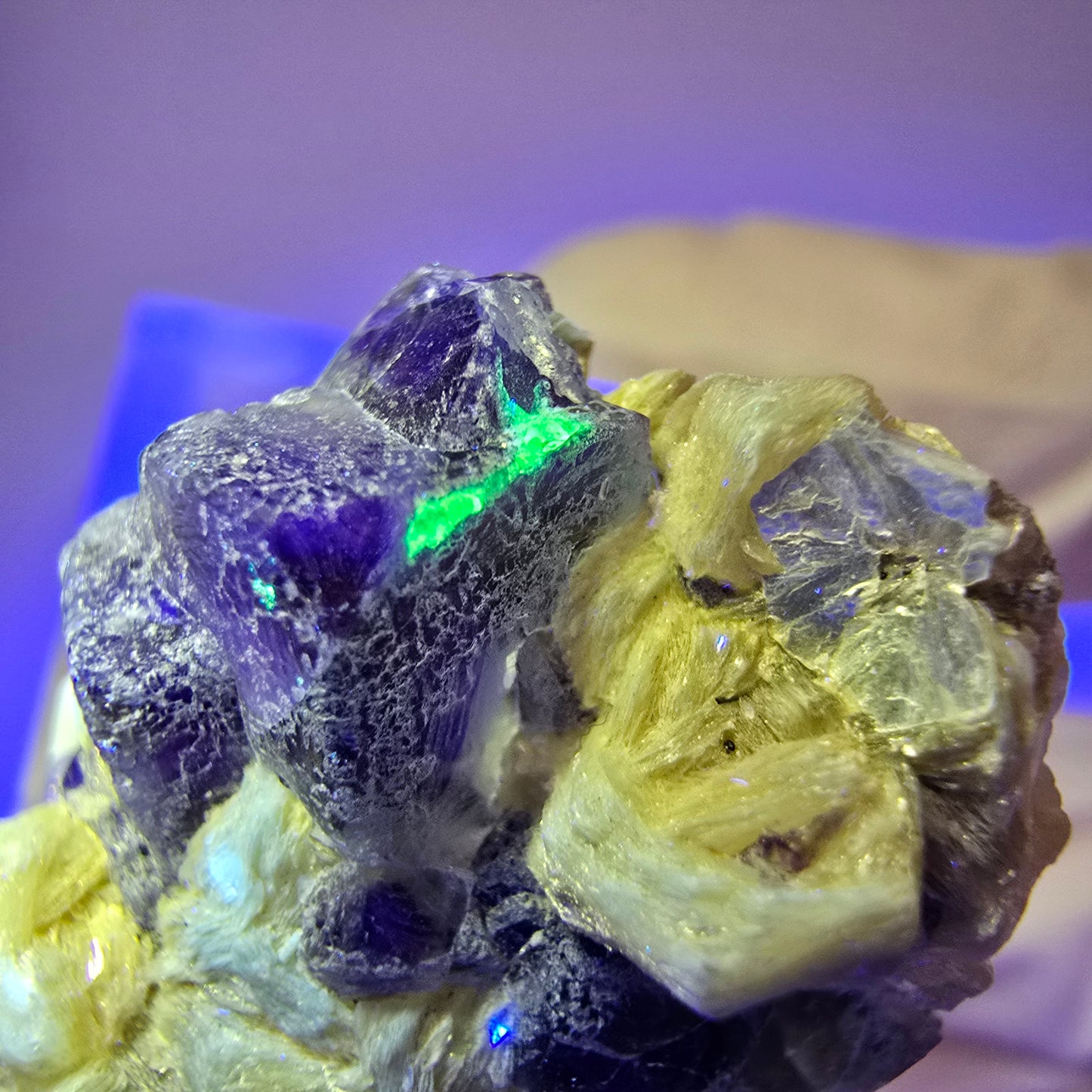 Phantom Fluorit, Hyalit Opal, Muskovit Stufe Erongo, Namibia 32*26*22mm #13120