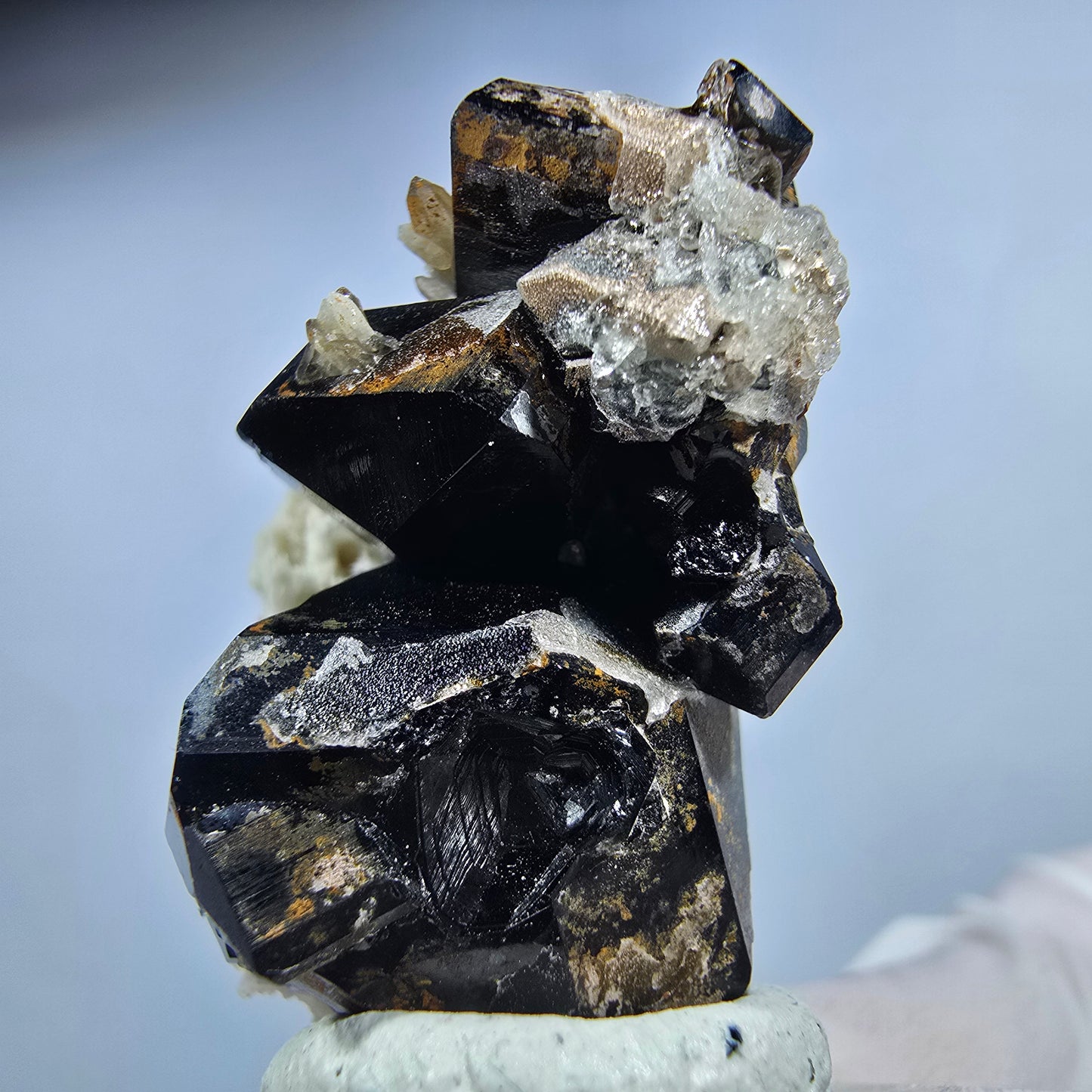 Symmetrische Schörl Turmalin, Hyalit Opal, Orthoklas Stufe Erongo, Namibia 34*21*17mm #13232