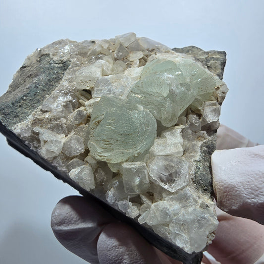 Prehnit Kugel, Calcit Würfel, Quarz auf Matrix Goboboseb, Namibia 73*65*25mm #13355