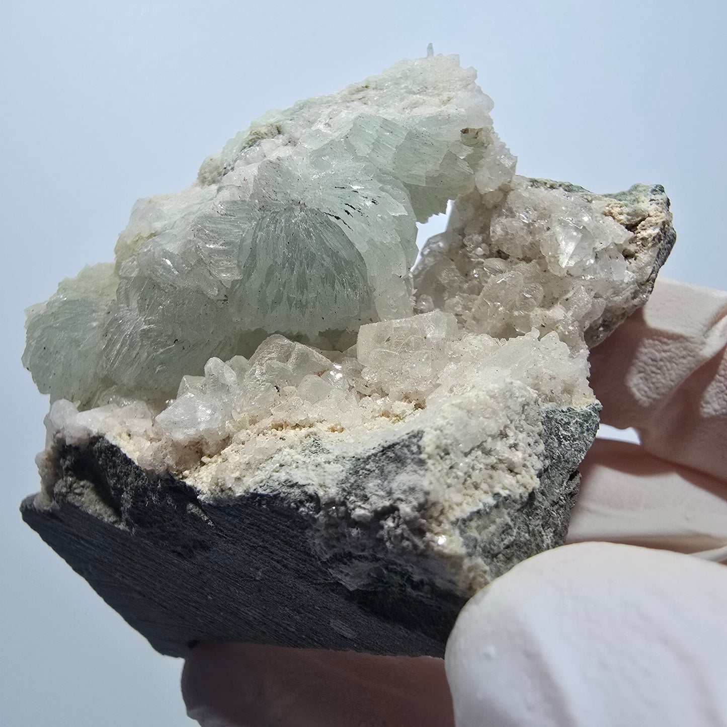 Prehnit Kugel, Calcit Würfel, Quarz auf Matrix Goboboseb, Namibia 72*39*35mm #13361