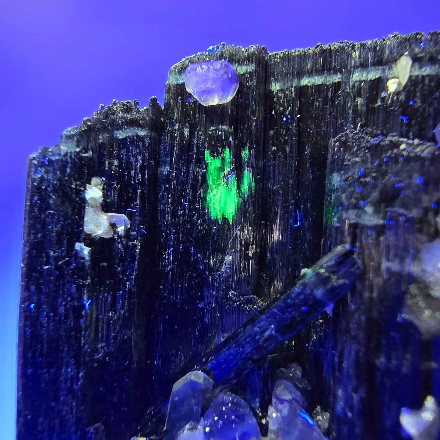 Phantom Fluorit Würfel, Schörl Turmalin, Hyalit Opal, Muskovit Erongo, Namibia 67*50*46mm #13363