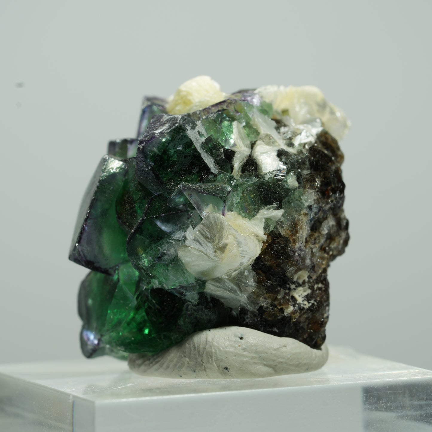 Seltene Phantom Fluorit Würfel, Muskovit Stufe Erongo, Namibia 14*12*9mm #13499