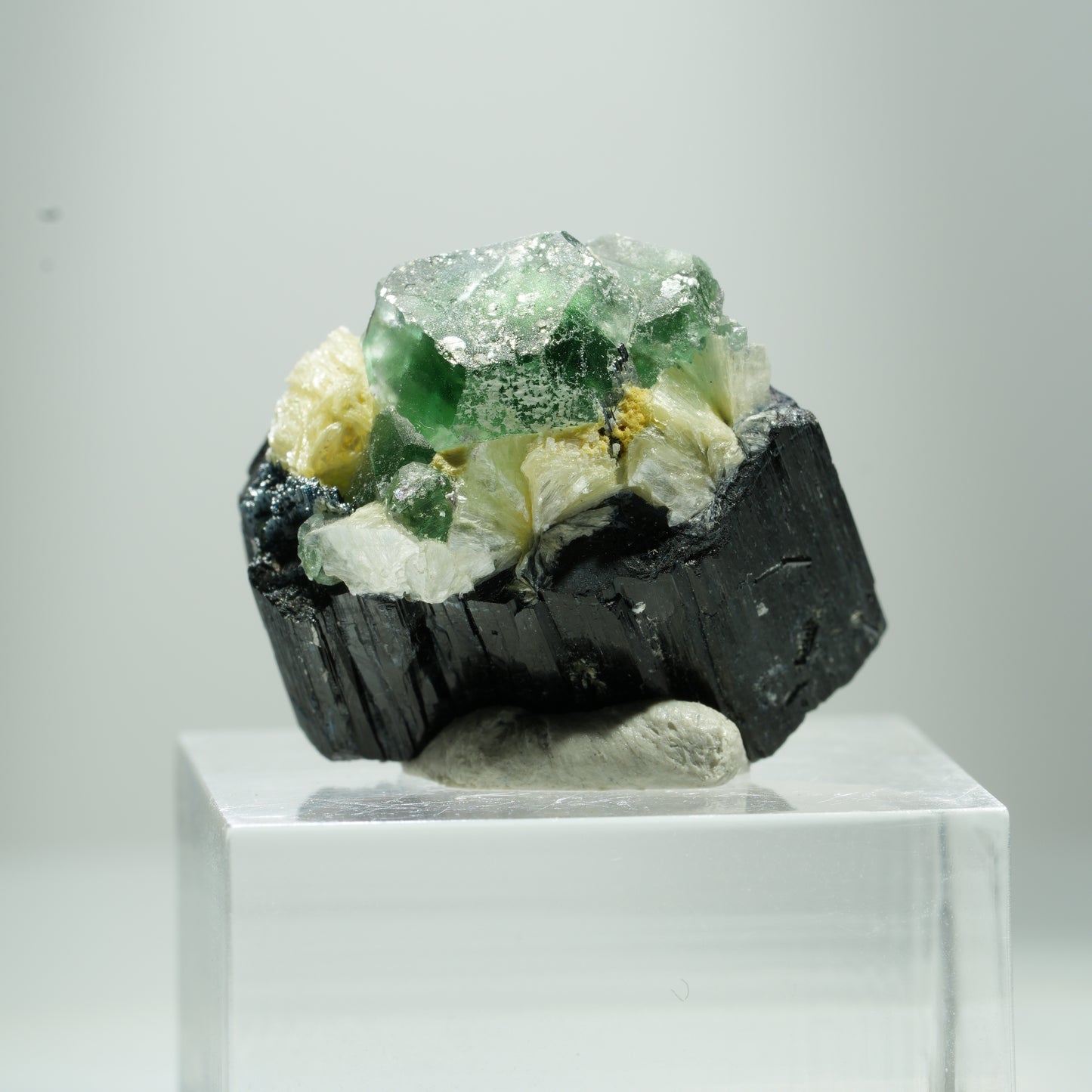 Phantom Fluorit Würfel, Schörl Turmalin, Muskovit Erongo, Namibia 12*10*8mm #13505