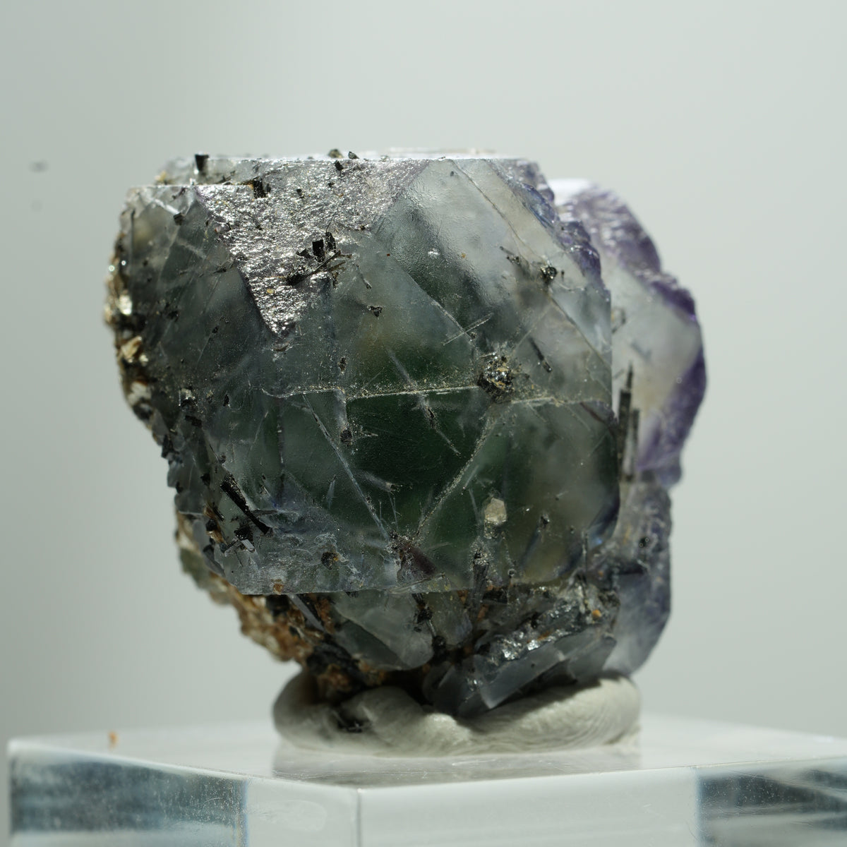 Fluorite fantôme cubique, tourmaline schorl, muscovite Erongo, Namibie 14*13*11mm #13515