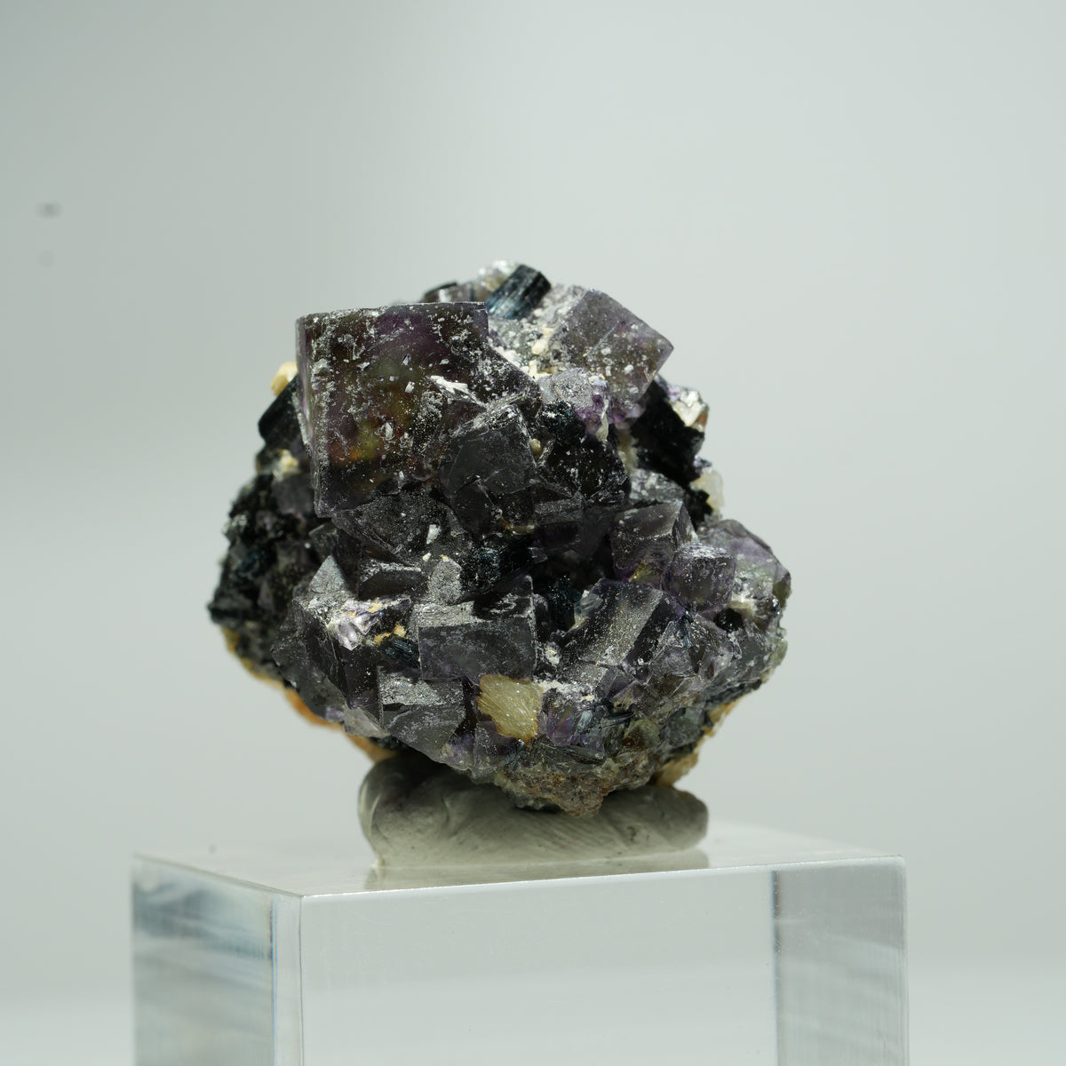 Fluorite fantôme colorée en dés, tourmaline schorl, muscovite Erongo, Namibie 15*14*12mm #13552