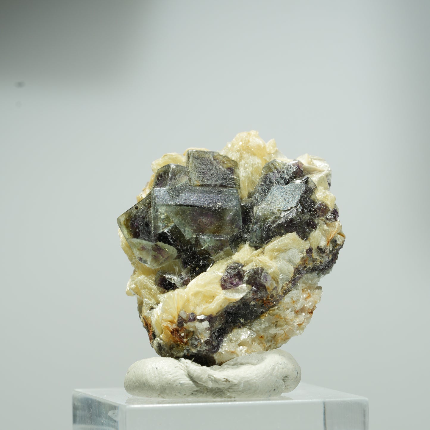 Bunte Phantom Fluorit, Hyalit Opal, Muskovit Stufe Erongo, Namibia 16*13*10mm #13558