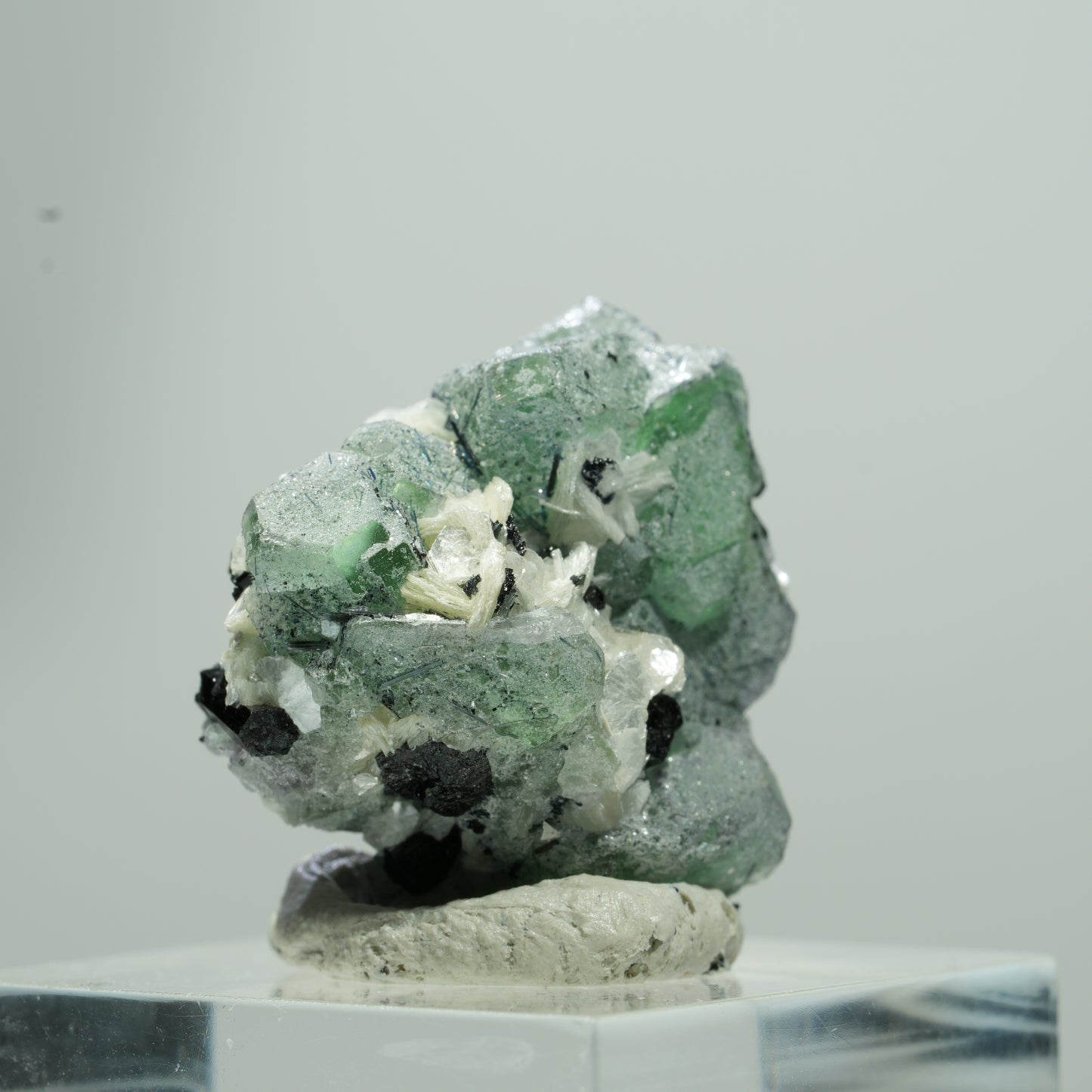 Phantom Fluorit Würfel, Schörl Turmalin, Muskovit Erongo, Namibia 12*12*8mm #13578