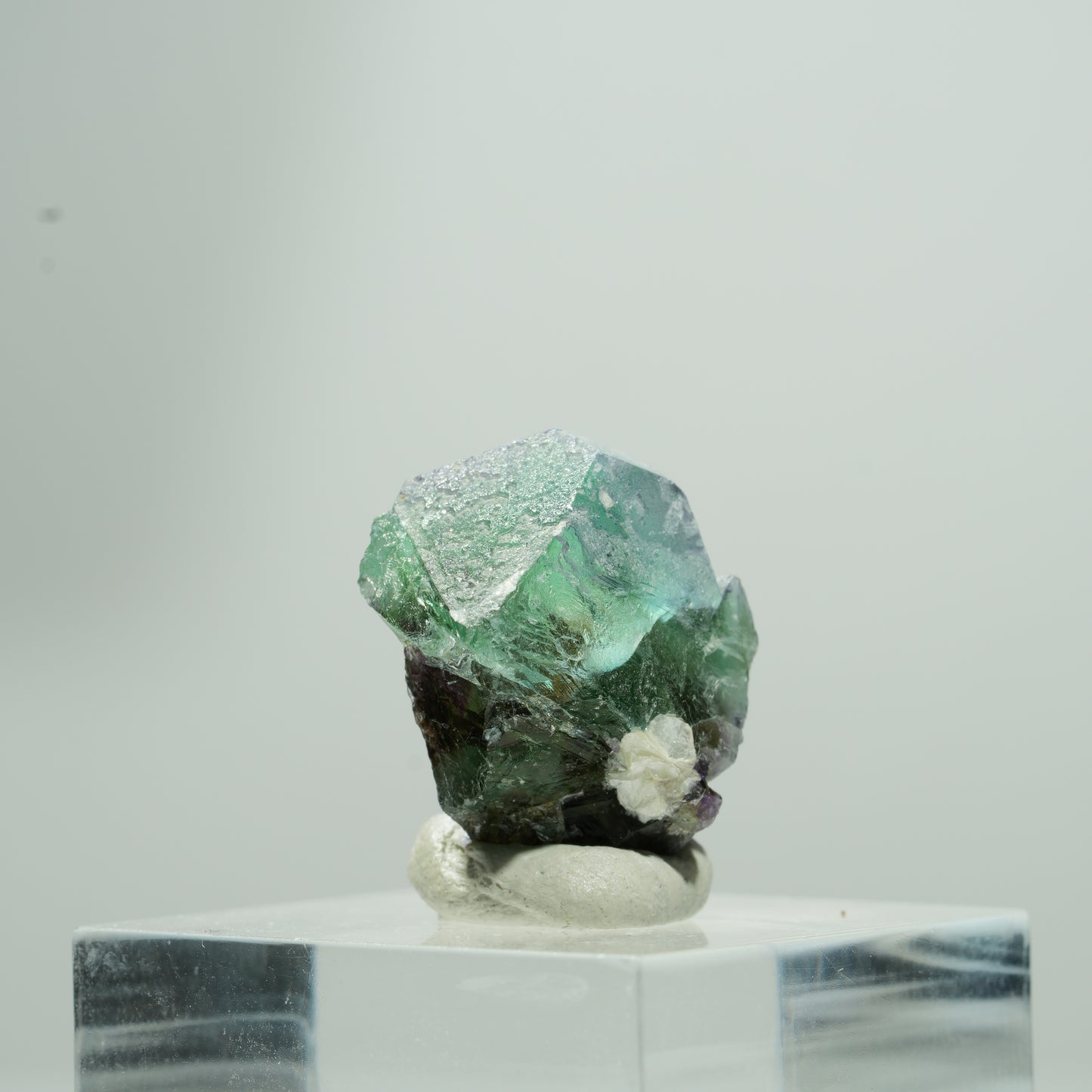 Phantom Fluorit hexagonal, Schörl Turmalin, Muskovit Erongo, Namibia 9*7*5mm #13581