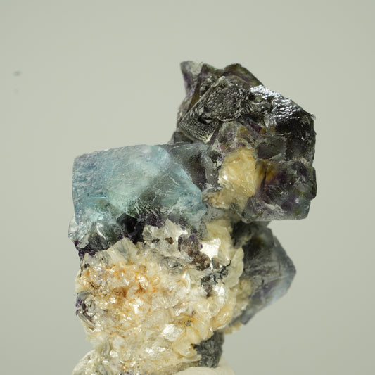 Bunte Phantom Fluorit Würfel, Schörl Turmalin, Muskovit Erongo, Namibia 37*26*25mm #13793