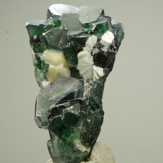 Klare Phantom Fluorit Würfel, Muskovit Stufe Erongo, Namibia 50*28*21mm #13820