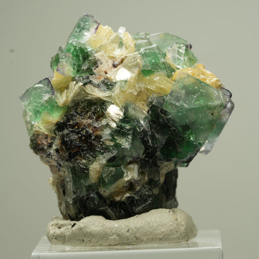 Klare Phantom Fluorit Würfel, Muskovit Stufe Erongo, Namibia 36*32*27mm #13824