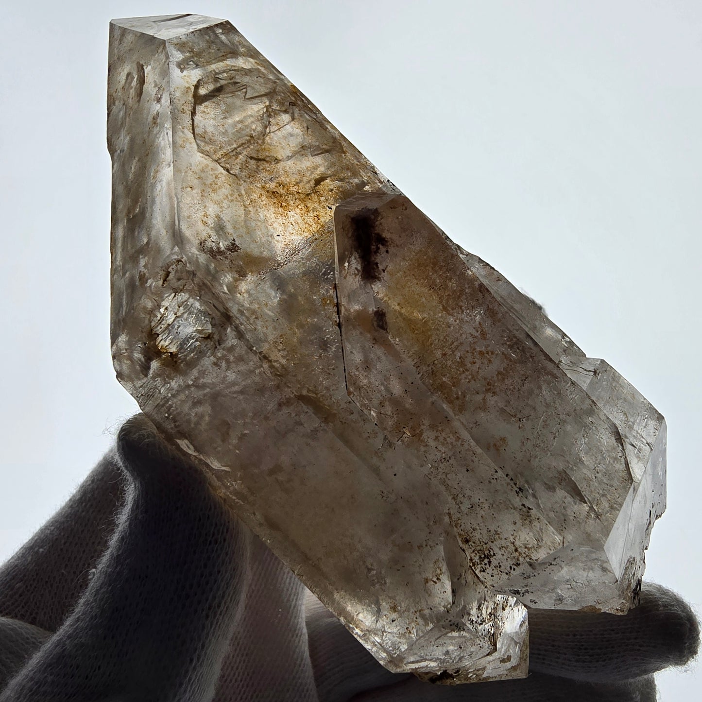 Quartz fumé squelette fantôme lémurien DT, calcite UV Valentine Pocket, Namibie 129 x 61 x 48 mm