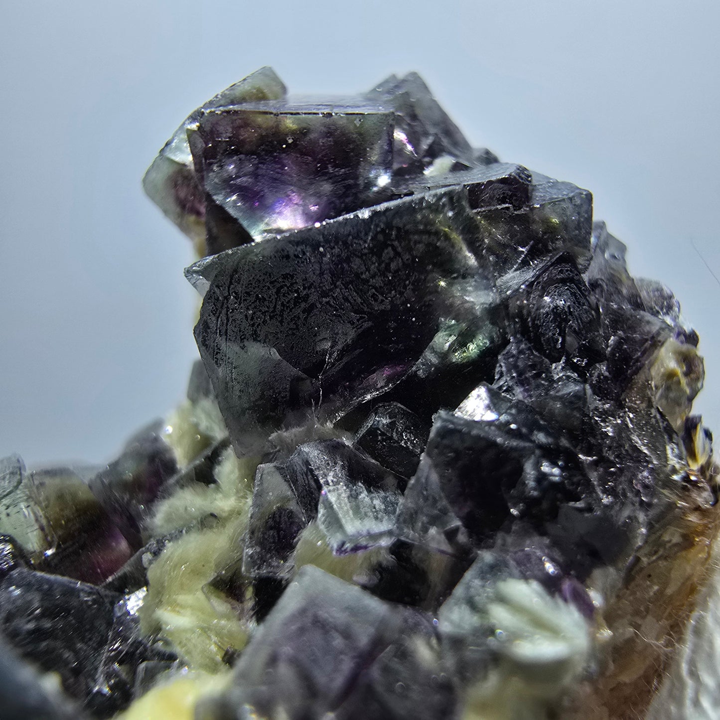 Cube de fluorite fantôme coloré, spécimen de quartz fumé muscovite, Erongo, Namibie, 48 x 32 x 29 mm