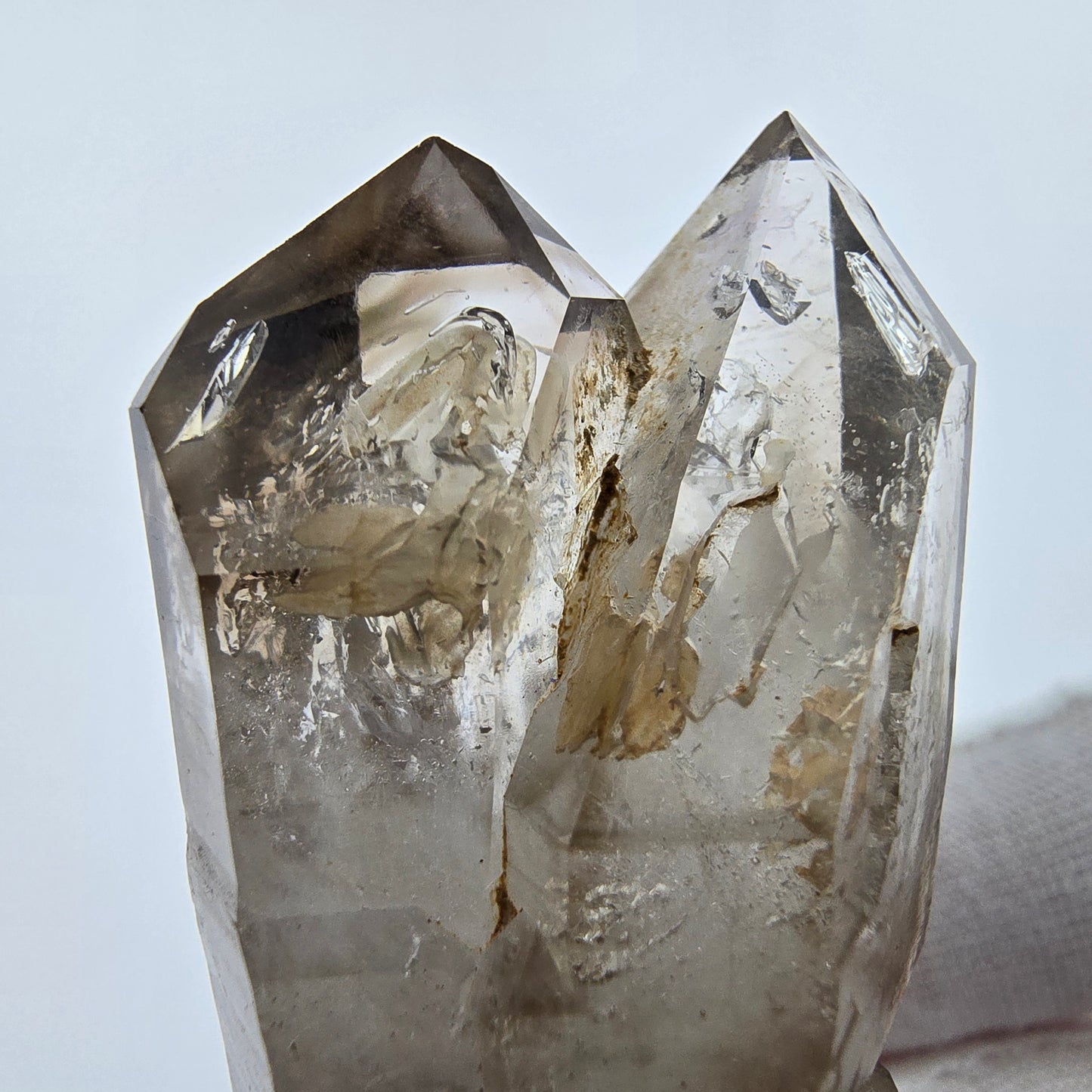 Enhydro Phantom Rauchquarz Doppelender 1x Blase Goboboseb, Namibia 47*29*20mm