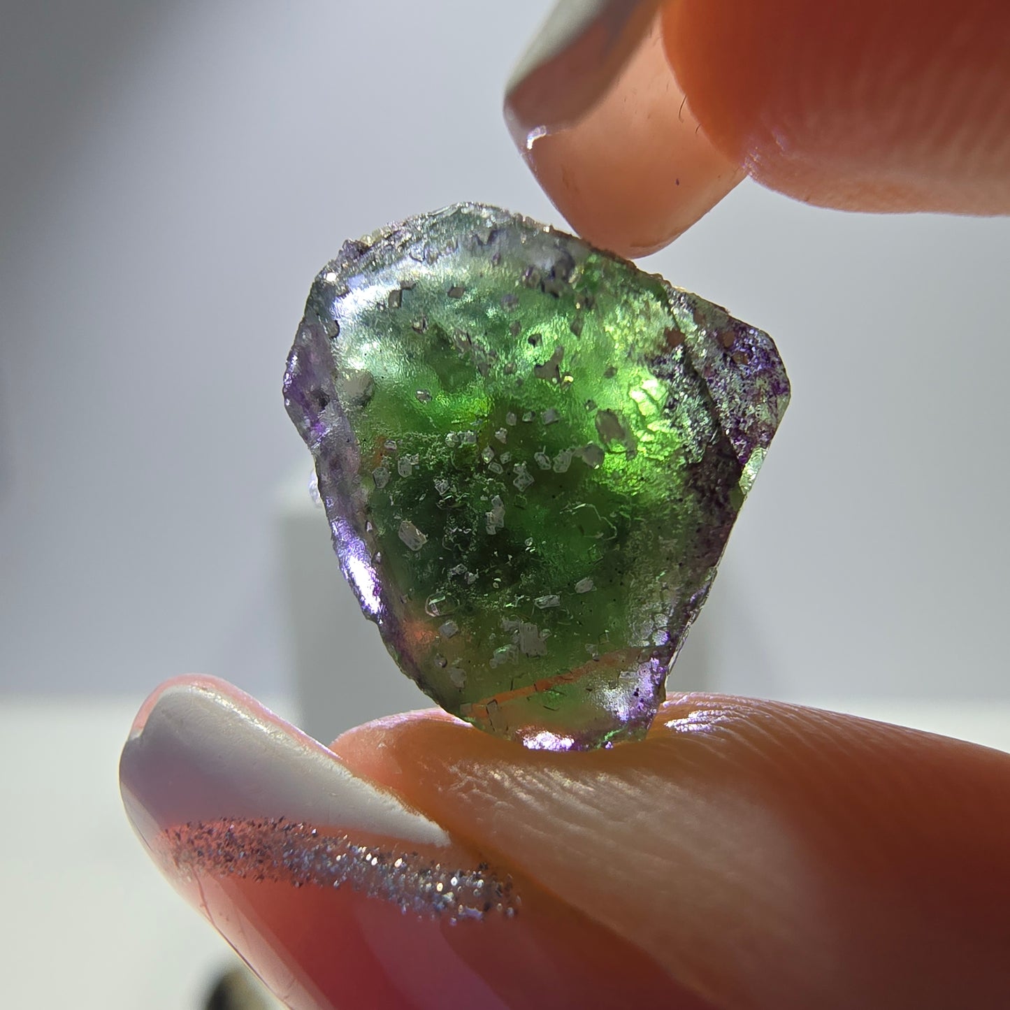 Lot de 16 fluorites fantômes, hyalites, tourmalines Schörl, muscovites, Erongo, Namibie