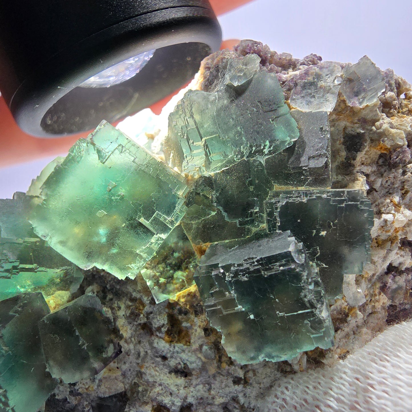 Grand spécimen de cube de fluorite fantôme, parqueté zonal Okorusu Namibie 99*62*47mm
