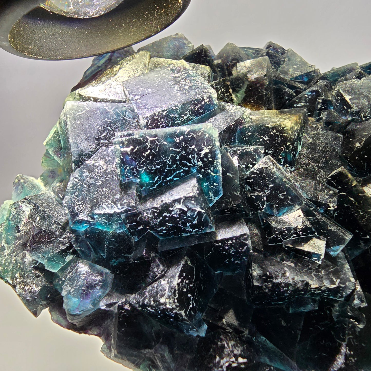 Grand spécimen de cube de fluorite fantôme, zonal – Nouvelle découverte ! Okorusu, Namibie, 105 x 79 x 31 mm