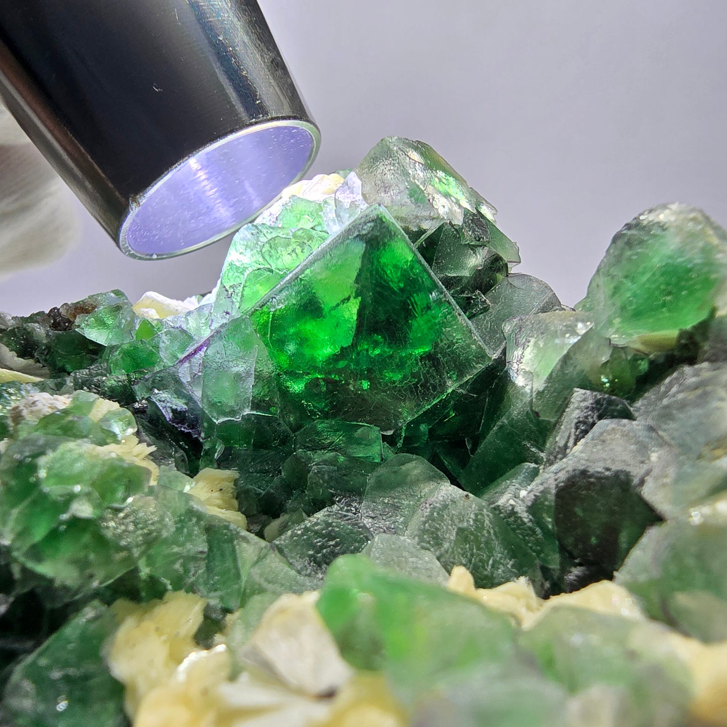Fluorite fantôme XL, muscovite, hyalite, quartz fumé, tourmaline Schörl, Erongo, Namibie, 134 x 100 x 77 mm