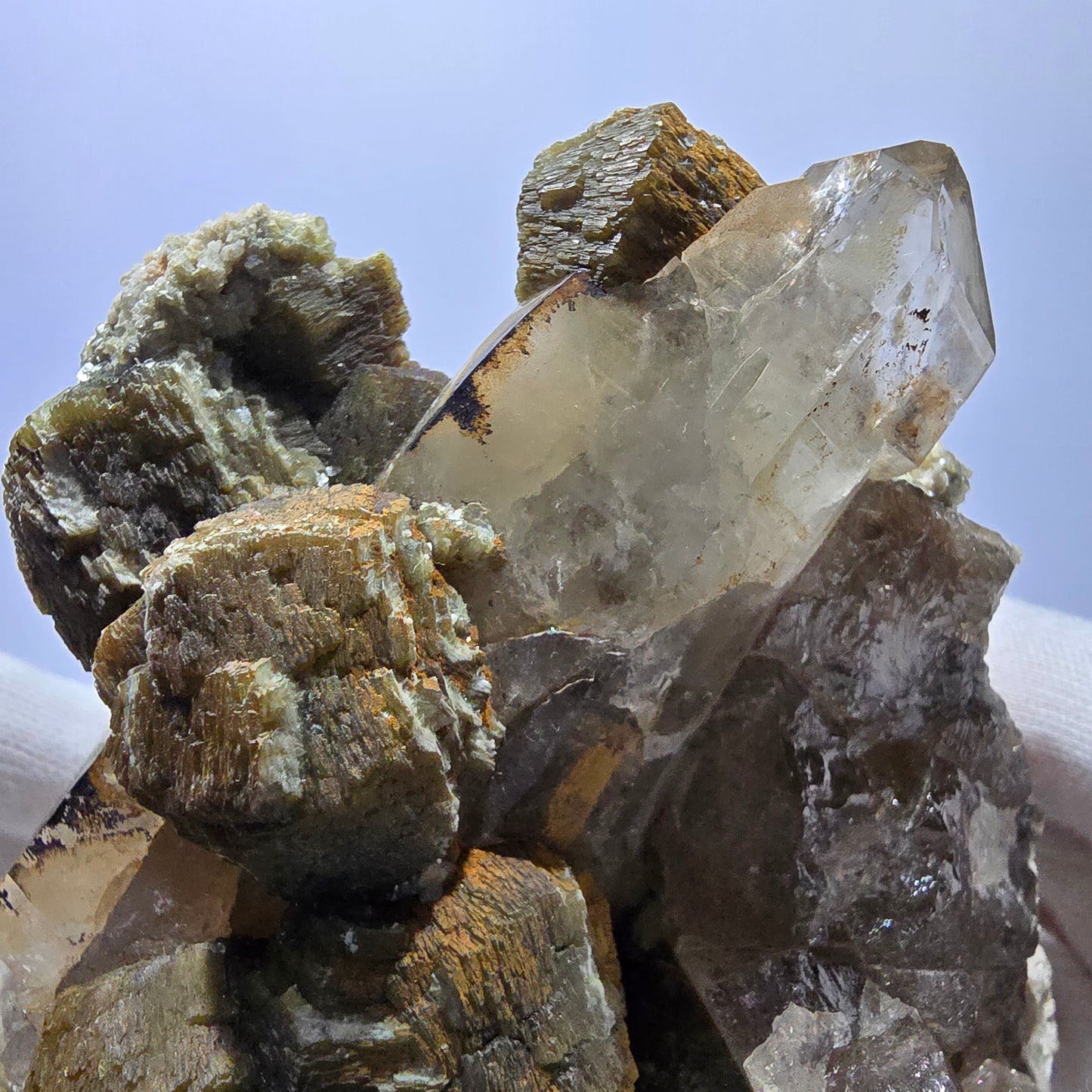 Grand spécimen de tourmaline Schorl, quartz fumé, muscovite et orthose, Erongo, Namibie, 145 x 112 x 80 mm