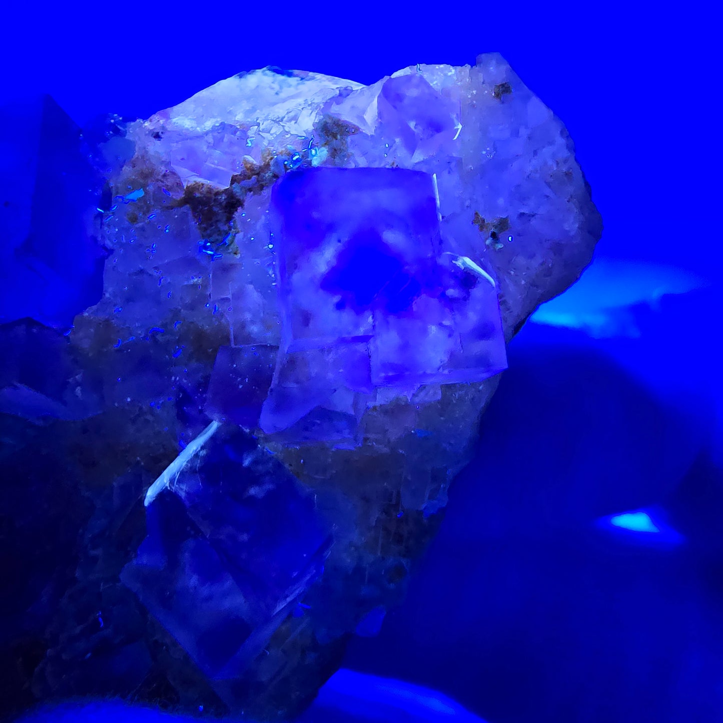 Seltene UV Phantom Fluorit Würfel, Quarz Stufe Brandberg, Namibia 59*39*20mm