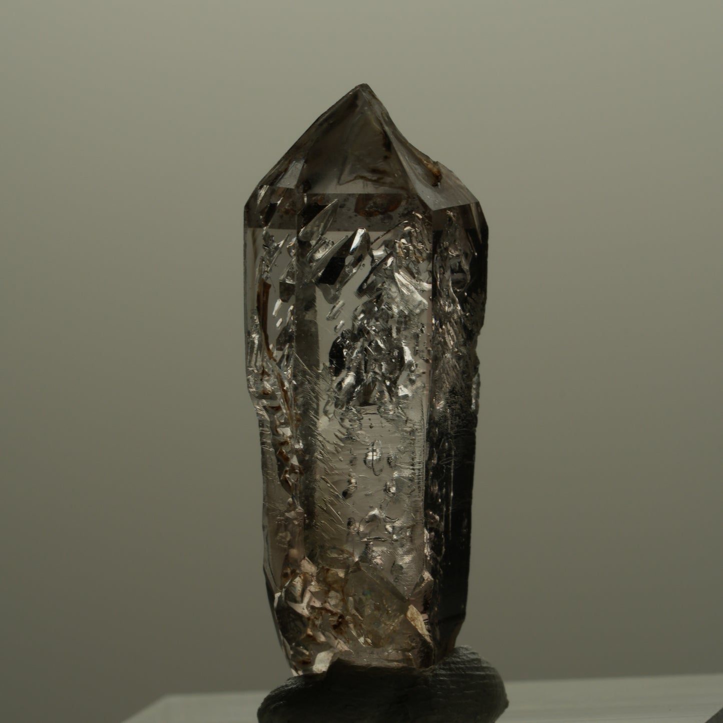 Seltene Phantom Skelett Rauchquarz Spitze Goboboseb, Namibia 30*11*10mm #14157