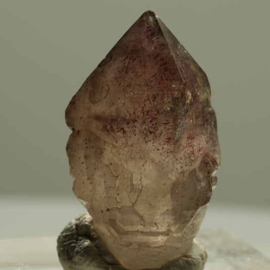 Seltene Phantom Amethyst Zepter mit Eisen Spitze Brandberg, Namibia 26*15*14mm #14198