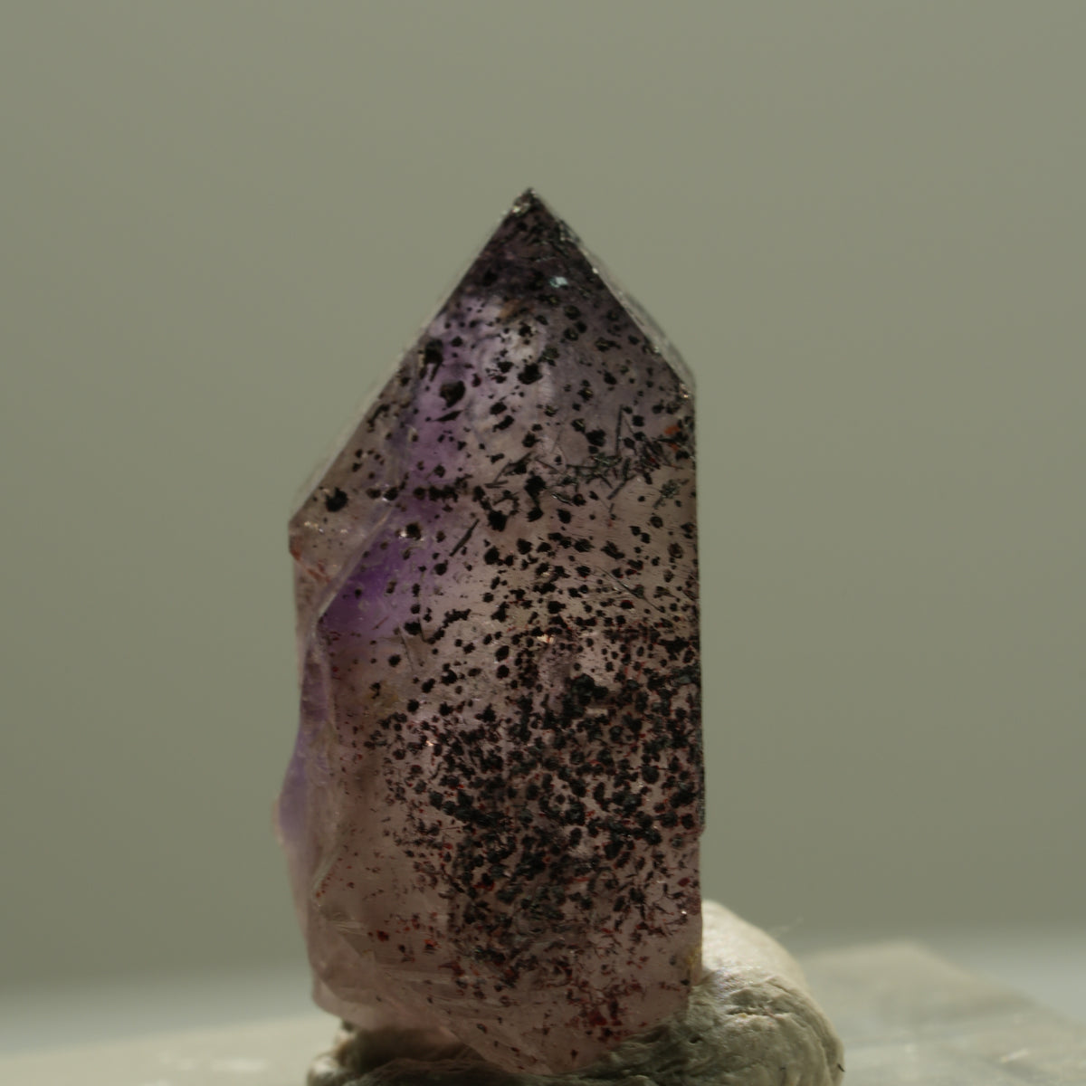 Seltene Phantom Skelett Amethyst mit Eisen Spitze Brandberg, Namibia 22*14*10mm #14199