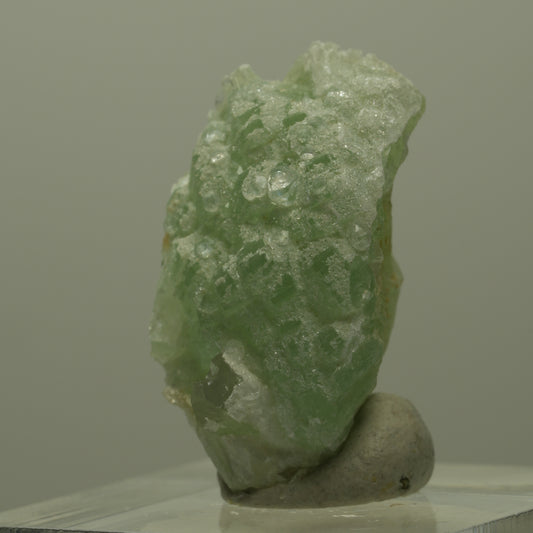 Seltene Prehnit, Rauchquarz, Analcim Stufe Streep Mine, Goboboseb, Namibia 26*14*13mm #14388